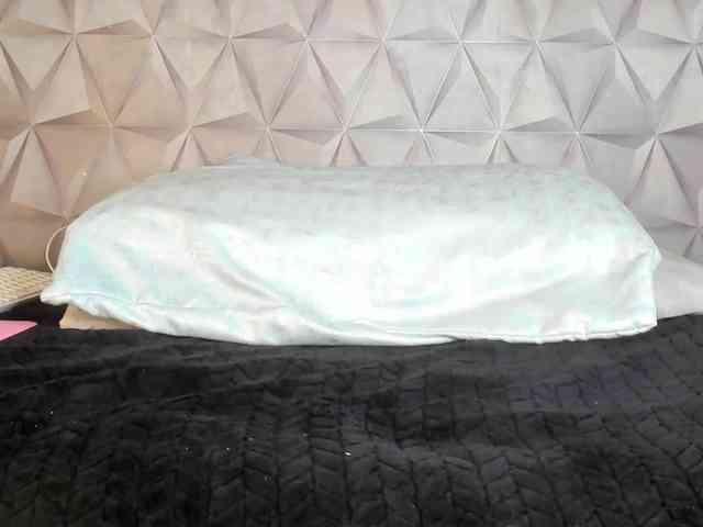 Mollys-Charm777 webcam