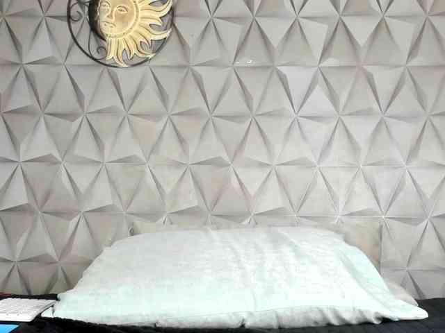 Mollys-Charm777 webcam