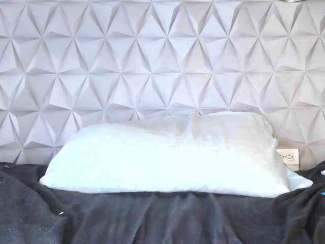 Mollys-Charm777 webcam