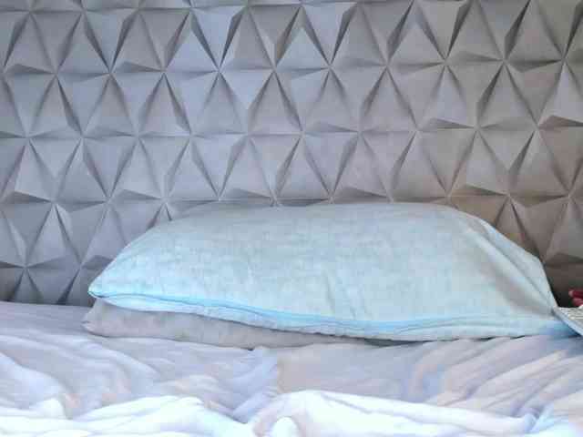 Mollys-Charm777 webcam