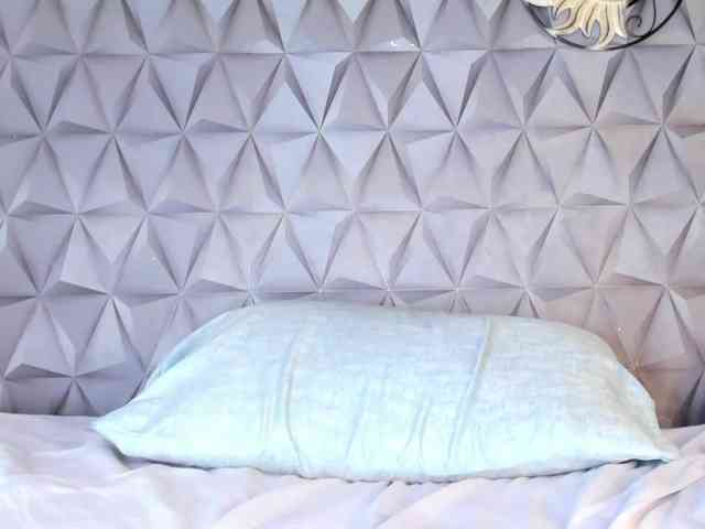 Mollys-Charm777 webcam