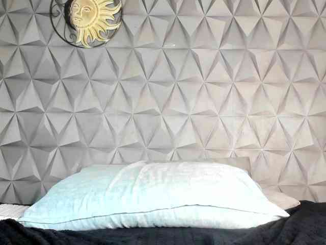 Mollys-Charm777 webcam