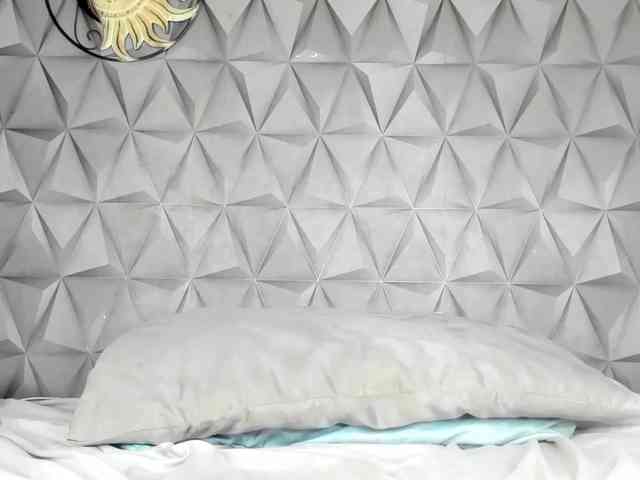 Mollys-Charm777 webcam