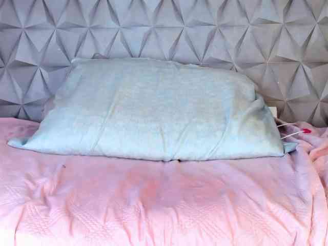 Mollys-Charm777 webcam