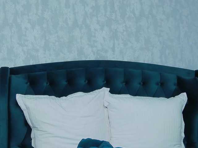 NataliaCristal's BongaCams show and profile