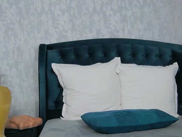 NataliaCristal's BongaCams show and profile