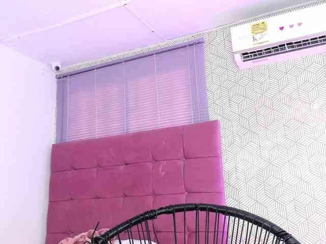quianna-1 webcam