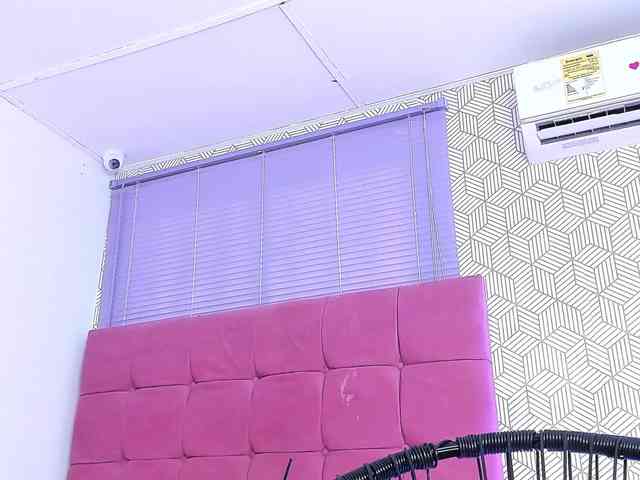 quianna-1 webcam