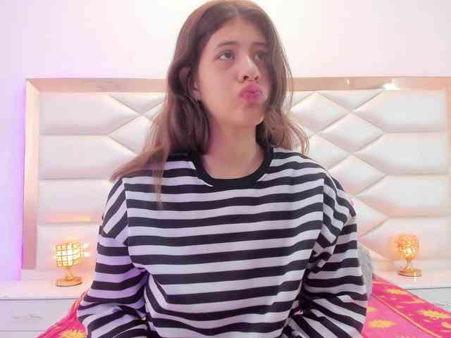 miaqueen021 webcam