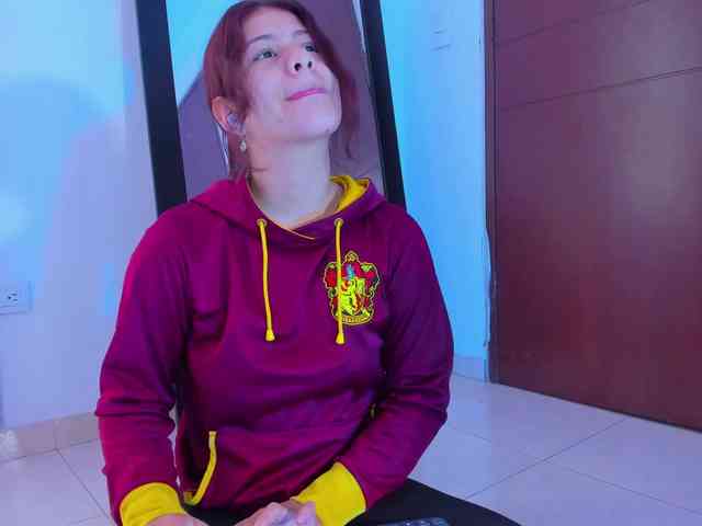 miaqueen021 webcam