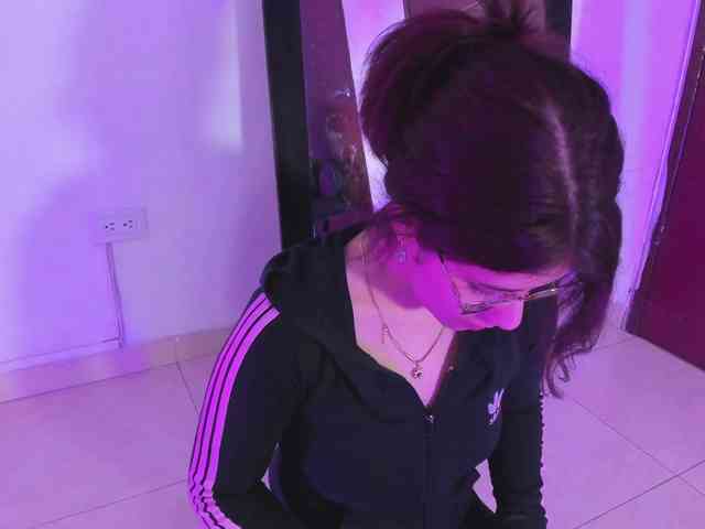 miaqueen021 webcam