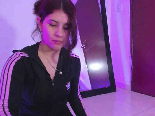 miaqueen021 webcam