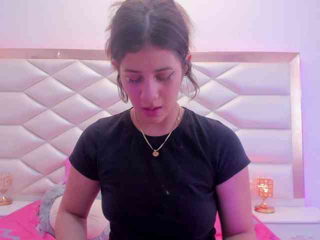 miaqueen021 webcam