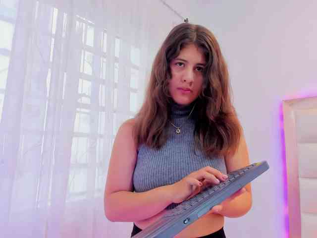 miaqueen021 webcam
