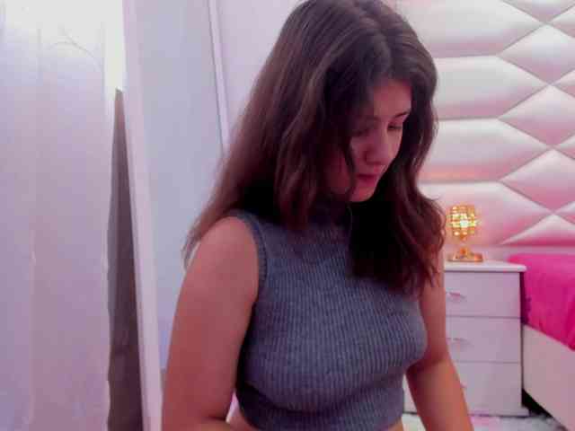 miaqueen021 webcam