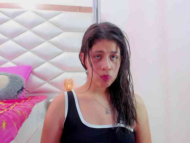 miaqueen021 webcam