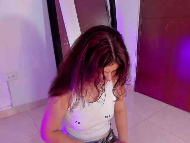 miaqueen021 webcam