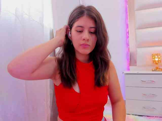 miaqueen021 webcam