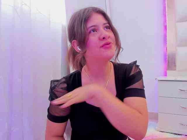 miaqueen021 webcam