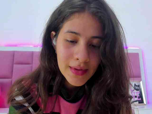 miaqueen021 webcam