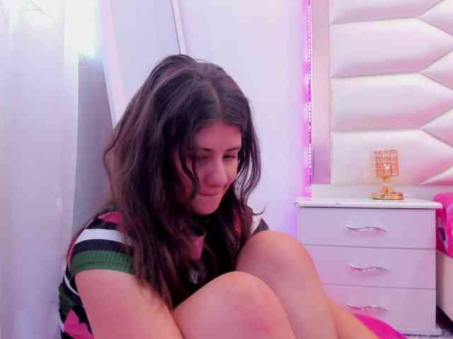miaqueen021 webcam