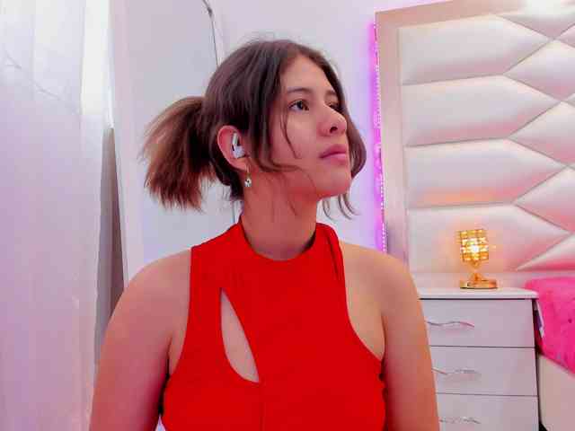 miaqueen021 webcam