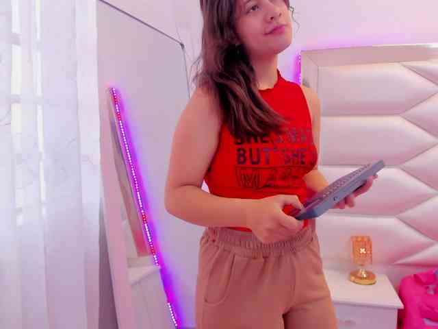 miaqueen021 webcam