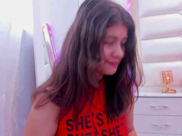 miaqueen021 webcam
