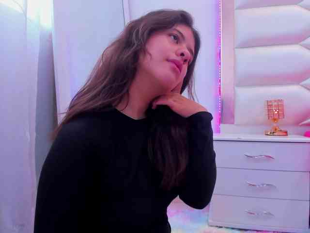 miaqueen021 webcam
