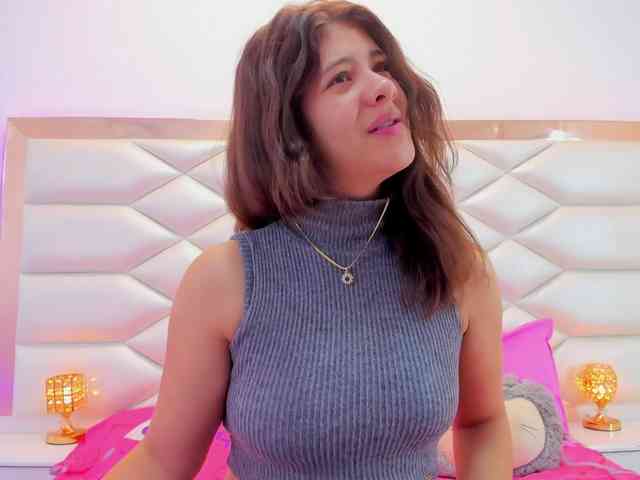 miaqueen021