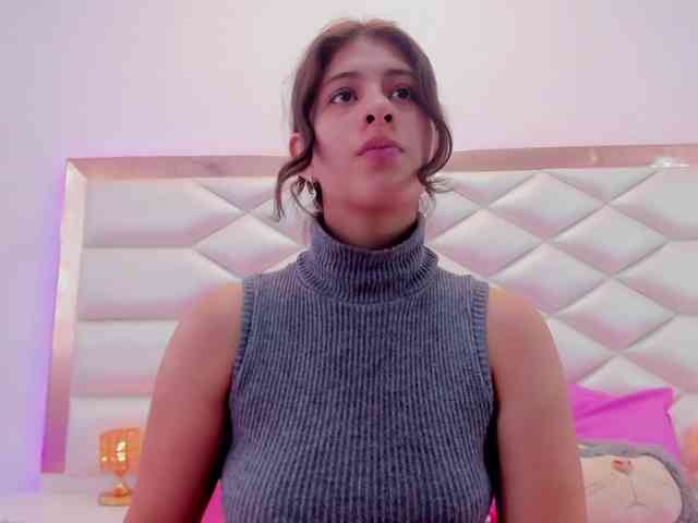 miaqueen021 webcam