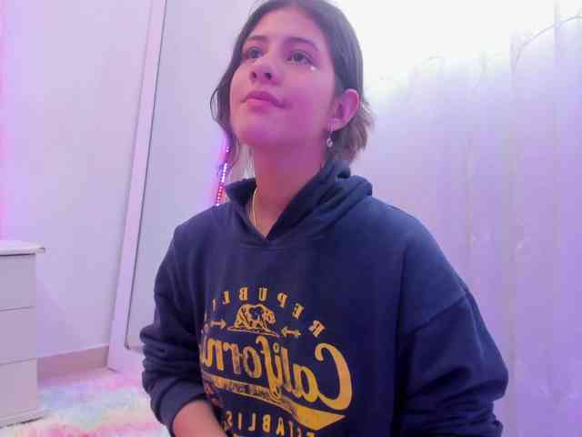 miaqueen021 webcam