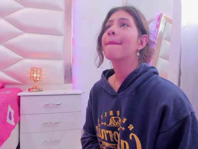 miaqueen021 webcam