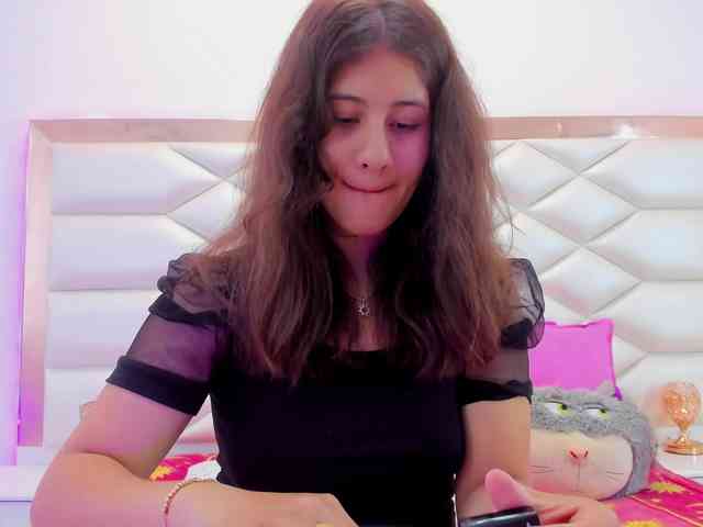 miaqueen021 webcam