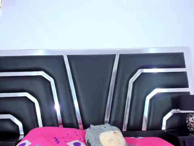 miaqueen021 webcam