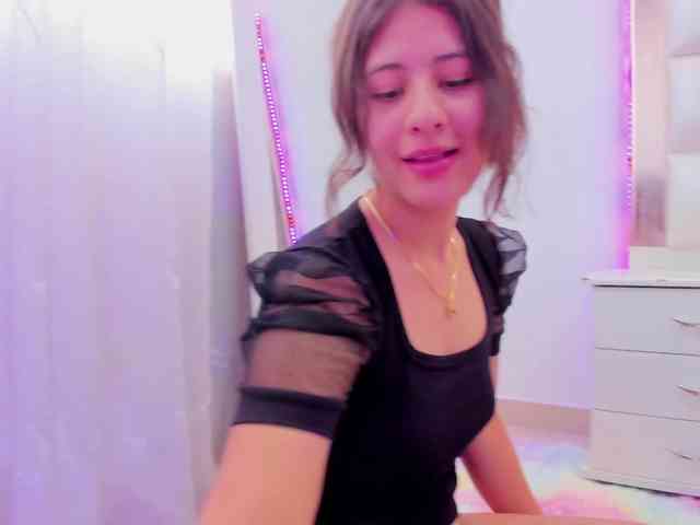 miaqueen021 webcam