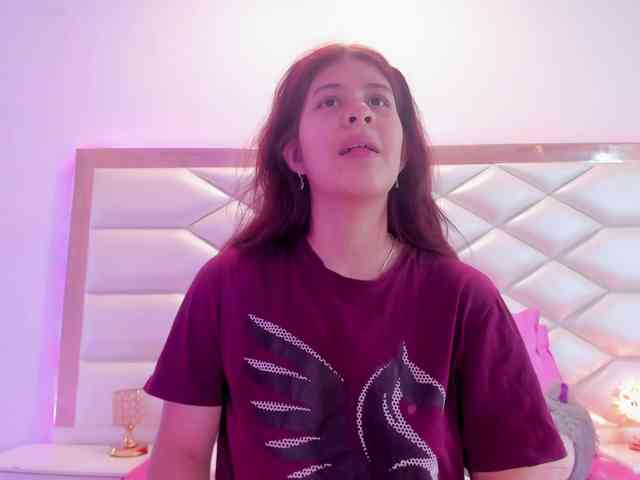 miaqueen021 webcam