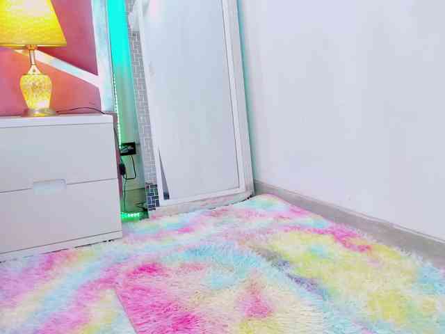 miaqueen021 webcam
