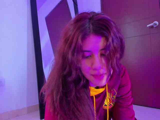 miaqueen021 webcam