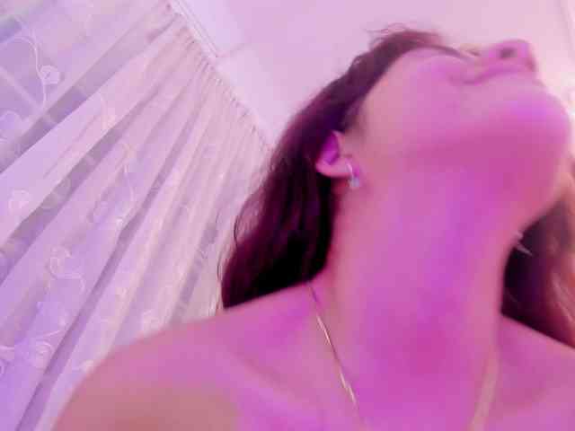 miaqueen021 webcam