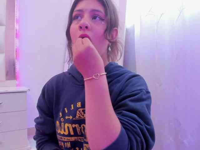 miaqueen021 webcam