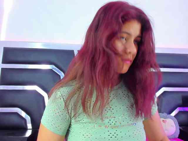 miaqueen021 webcam
