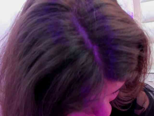 miaqueen021 webcam