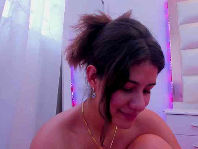 miaqueen021 webcam