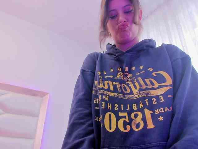 miaqueen021 webcam
