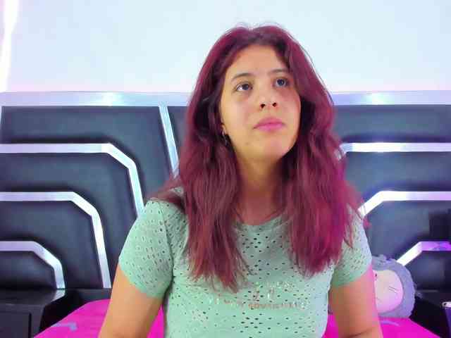 miaqueen021 webcam