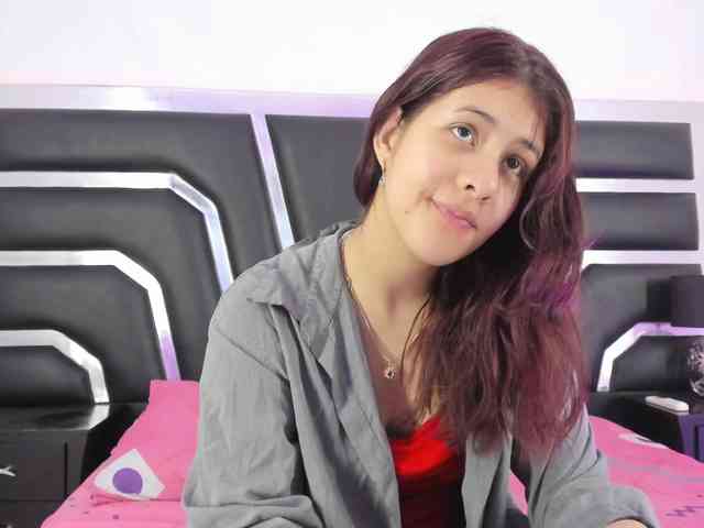 miaqueen021 webcam