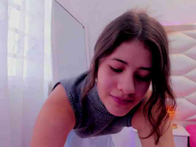 miaqueen021 webcam
