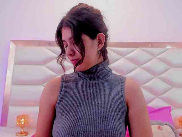 miaqueen021 webcam