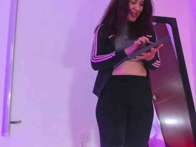 miaqueen021 webcam